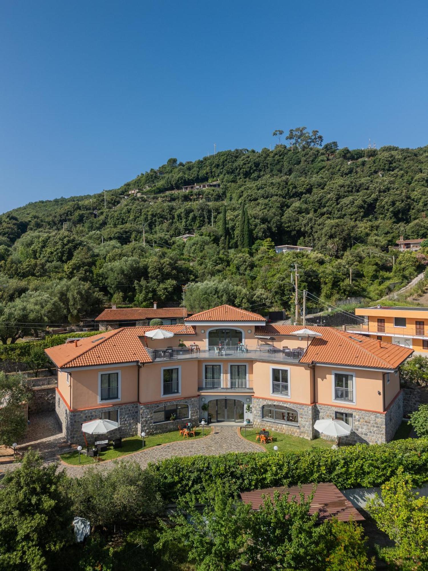 Scario Club Hotel San Giovanni a Piro Exterior photo